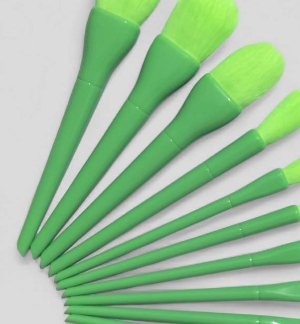 10 Pcs Professional Makeup Brush Set – Face, Eyes & Lips | Concealer, Blush, Eyeshadow, Highlighter | Orange & Green Colors