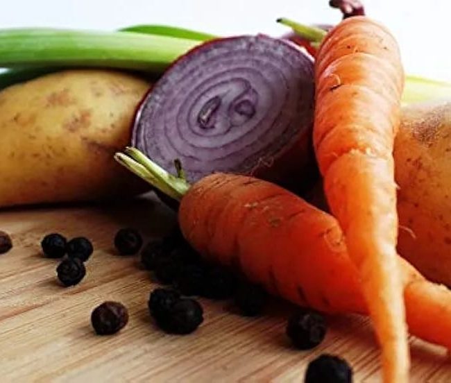 Stainless Steel Flat Grater with Sharp Teeth – Multi-Purpose Kitchen Peeler & Slicer for Fruits, Vegetables, Cheese, Citrus Zesting, Food Prep, Durable & Easy to Clean Tool